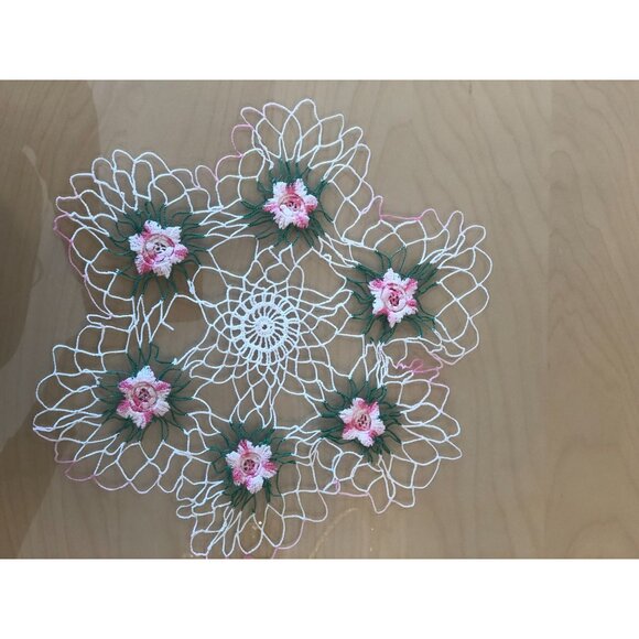 LOT of 6 VTG  Handmade crochet doilies. - Picture 8 of 16